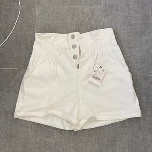 Zara white shorts !